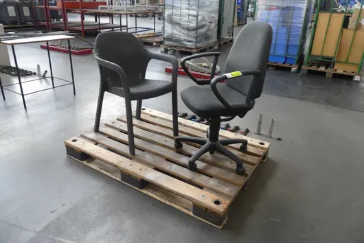Bureaustoel en buitenstoel, met pallet