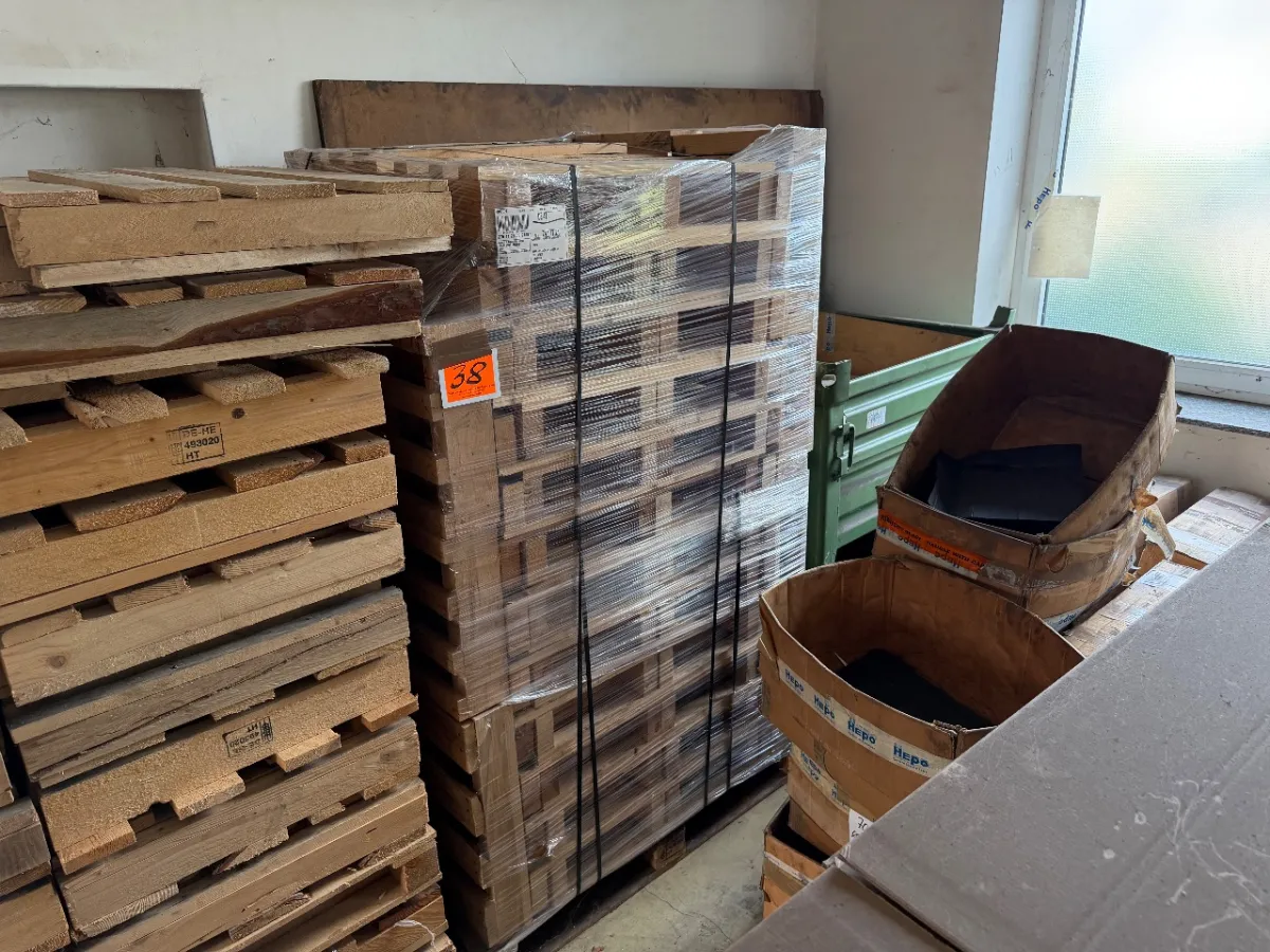 Posten Holz-Paletten (Abm.: 80 x 40 cm)