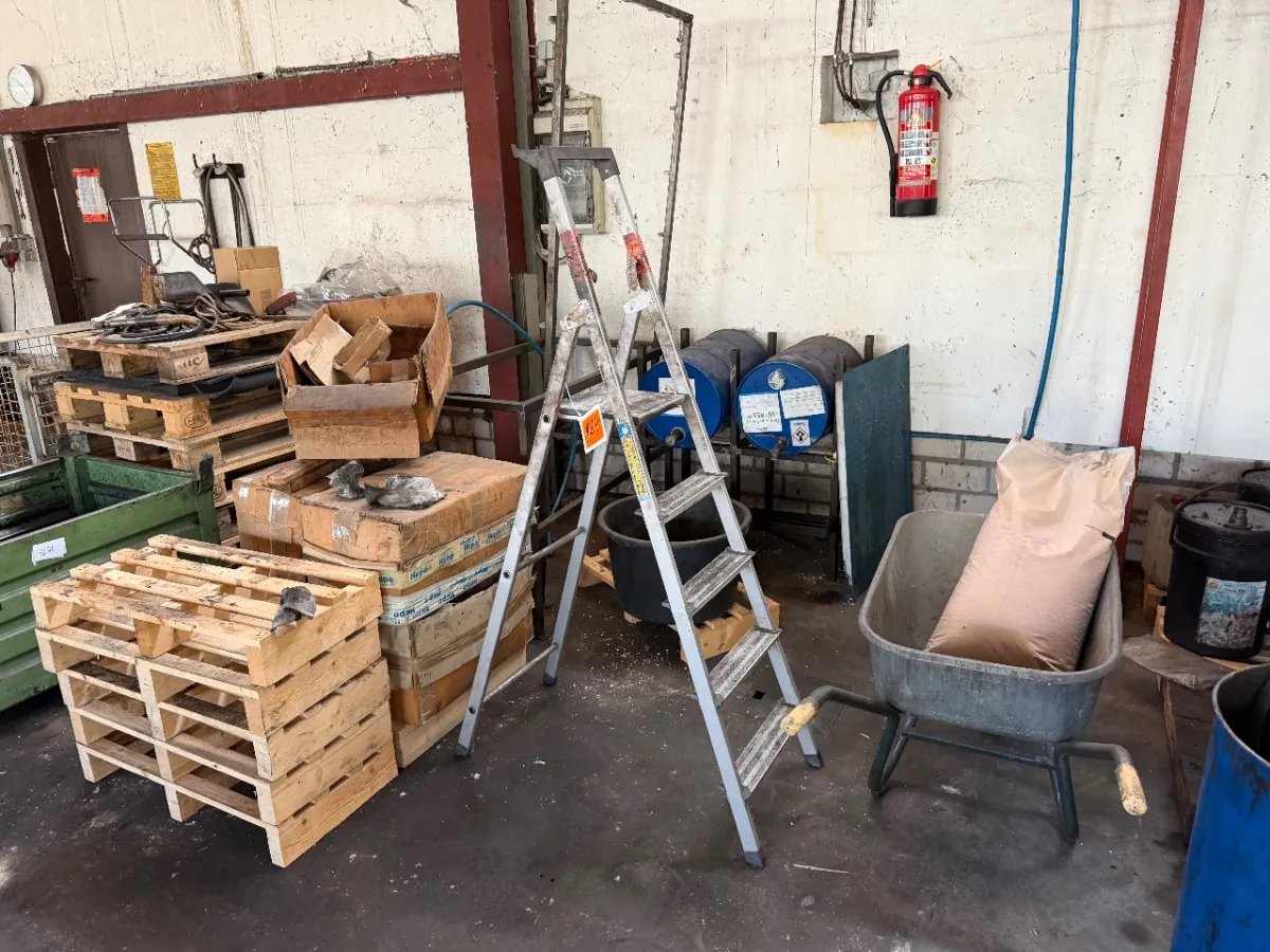 Aluminium ladder (4 steps)