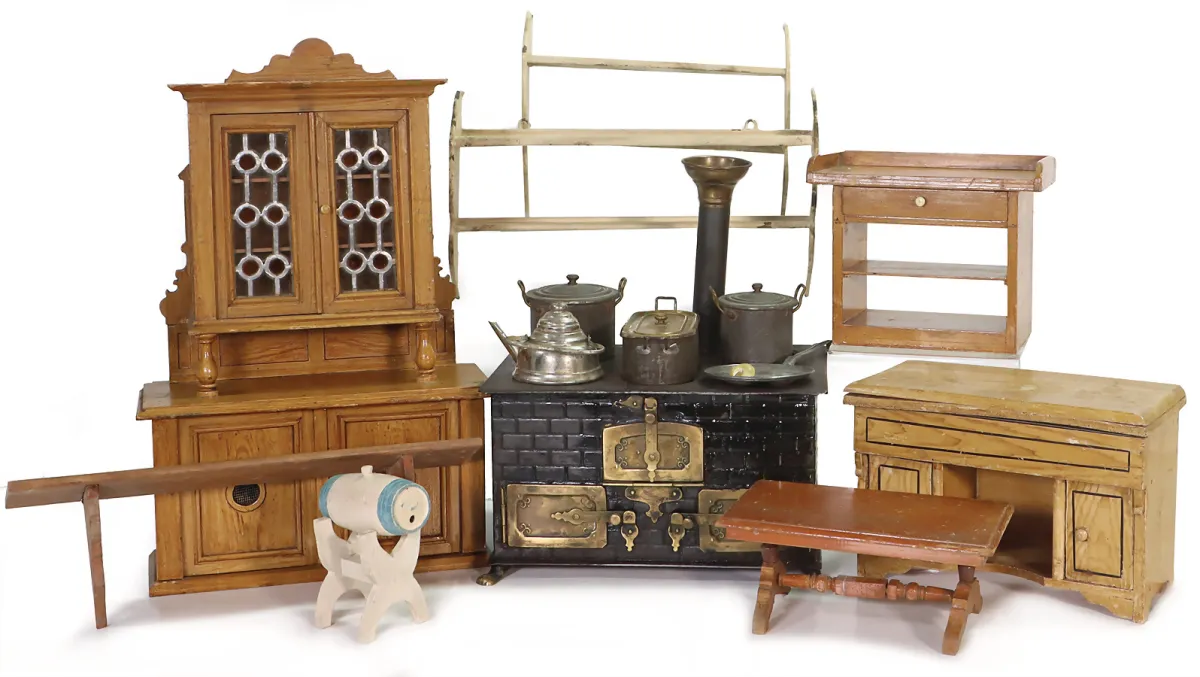 Beau lot de mobilier et accessoires pour cuisines de maison de poupée