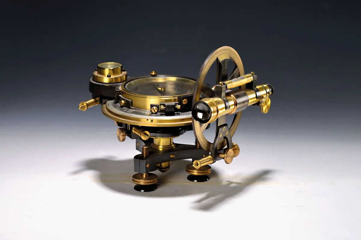 Theodolite, F. W. Breithaupt Cassel, probably around 1900, large compass with engraved