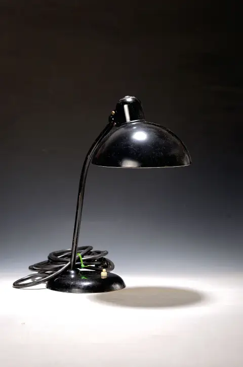 Lampe de table 6556-T, Kaiser Idell, dessin Christian Dell (vers 1931), acier/laiton, noir