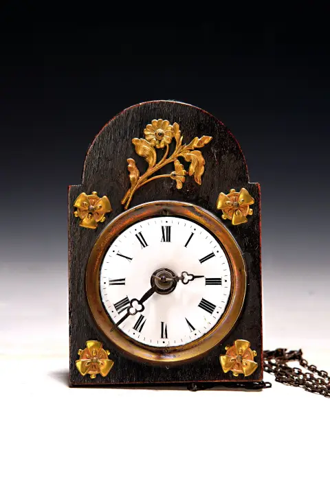 Petite horloge murale, dite Jockele, vers 1850/60, bois peint en noir, avec