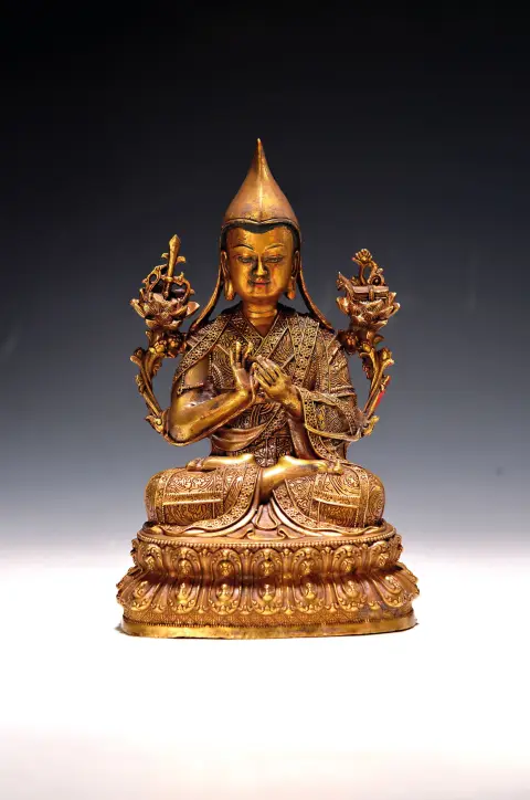 Tsongkhapa, moine à chapeau jaune, Tibet/ Sino-Tibet, 20e s., bronze, richement décoré