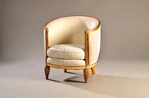 Fauteuil élégant, probablement France, années 30, cadre en bois doré, sophistiqué