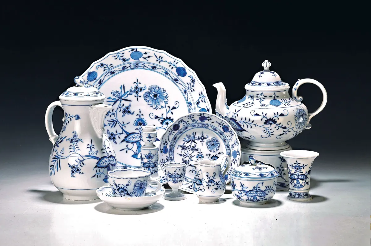 Service à café, Meissen, décor oignon, pour 6 personnes, cafetière, 2 sucriers