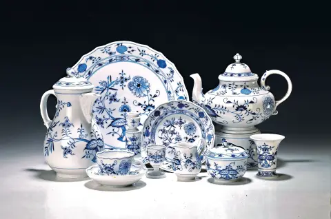 Service à café, Meissen, décor oignon, pour 6 personnes, cafetière, 2 sucriers