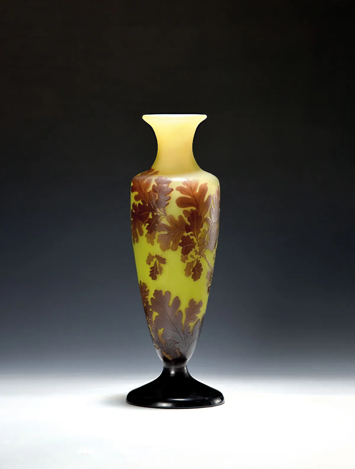 Vase "Chene Lorraine", Galle, Nancy, vers 1900/04, verre incolore, brun châtain et