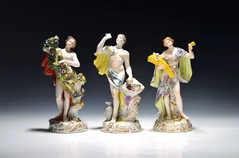 Trois figurines en porcelaine, Älteste Volkstedt, printemps, été et automne, polychrome