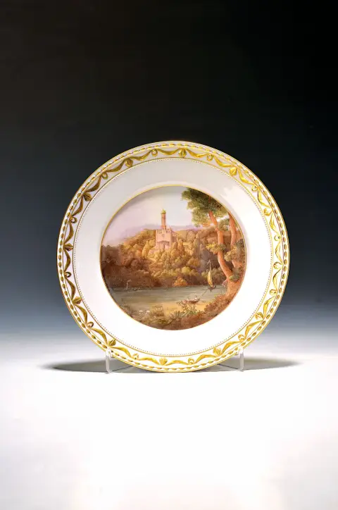Assiette décorative avec fine peinture de l'église Pierre et Paul à Nikolskoe au Wannsee,