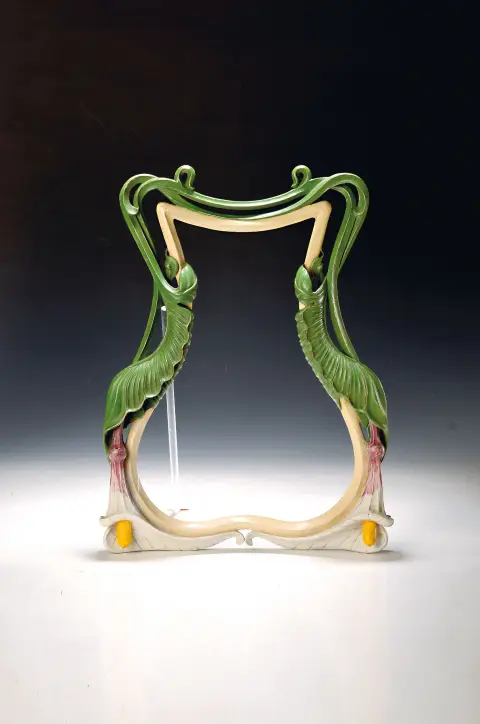 Cadre Art nouveau pour miroir mural, France, vers 1900, bois sculpté en forme de deux