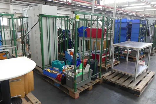 Lot lubricants/operating materials/miscellaneous, with rack