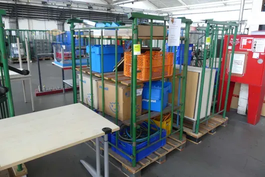 Konvolut Industriebedarf/Lagerboxen, mit Lagerrunge