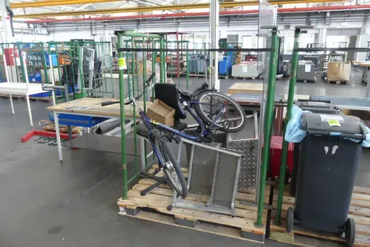 Konvolut Industriebedarf, mit Lagerrunge