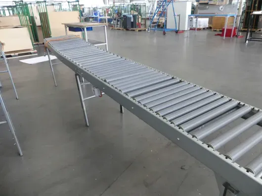 Roller conveyor