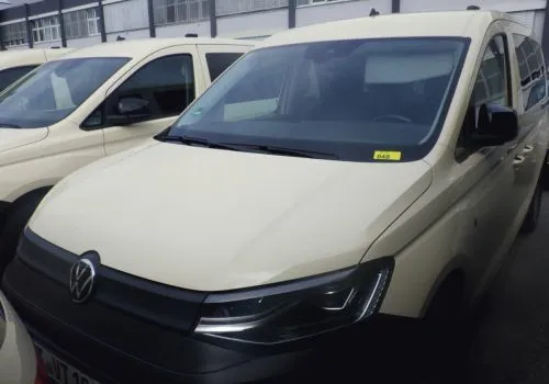1 VW Caddy Maxi, wheelchair version, registration: GT-VT 1015, first reg.: 20.10.2023, chassis no.: WV2ZZZ2KZKR002375, 164,790 km, Euro 6, diesel, 1968 cc, 90 kW, 0603/CLI