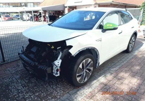1 VW ID.5 Pro, non immatriculé, 1ère immat.: 17.10.2023, n° châssis: WVGZZZE2ZPP515185, véhicule électrique, 70 KW, 0603/CQL, accident, épave