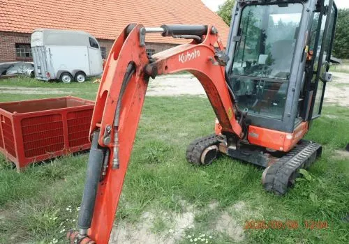 1 мини-экскаватор Kubota KX019-4, 3.070 моточасов, 1.855 кг, серийный №: 59224, г.в. 2014, ковши 50 и 40, траншейный ковш 1м, лампа оторвана…