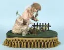 Automate poupée - jardinière – poupée tête porcelaine et corps tissu sur fil, mécanisme mouvement avec boîte à musique, remontage à clé, sur grand…