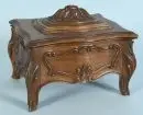 Boîte à couvercle – noyer, décorations sculptées style rococo, 4 pieds galbés, couvercle étagé, 27 x 34 x 27 cm