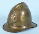 Casque de pompier – laiton, H= 19 cm, 19e s., cabossé ;