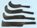 Serpes, 4 pièces – fer forgé, L= 30-43 cm, 18e/19e s., manches en bois manquants