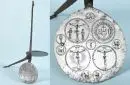 Fer à hosties – patine foncée, 1 plaque à motifs religieux, L= 89 cm, 19e s., légèrement corrodé
