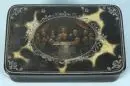 Boîte laquée – bois, laque noire, couvercle avec incrustations de nacre et médaillon peint "Cène", 2,5 x 9 x 6 cm, probablement vers 1800;
