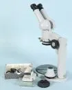 Microscope "Carl Zeis" with accessories – metal, grey, H max= 42 cm, with various eyepieces and glass plates