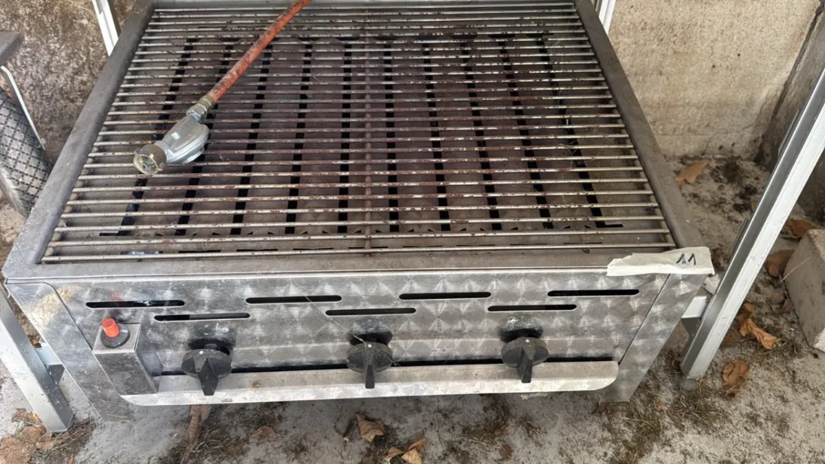 Gas-Grill (nicht auf Funktion überprüft)