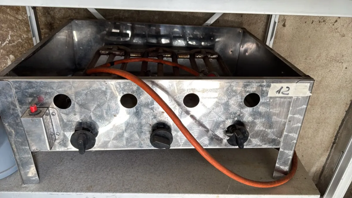 Gas-Grill (nicht auf Funktion überprüft)