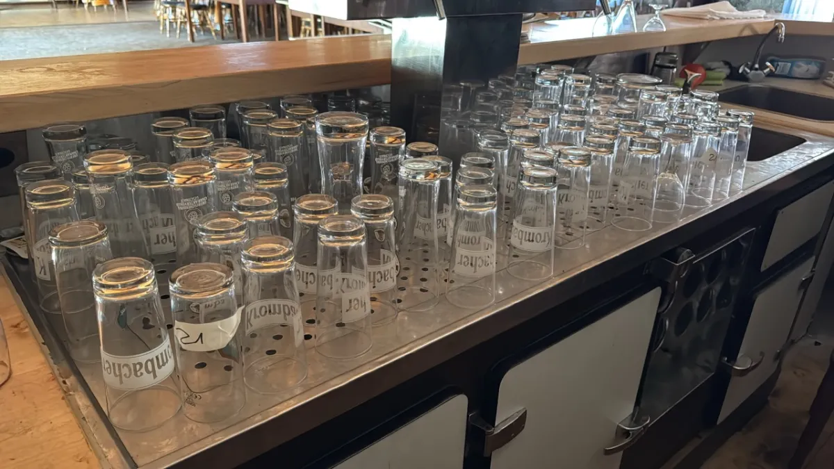 Lot de divers verres