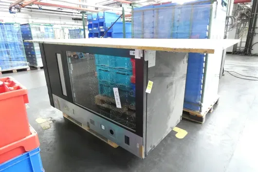 SIELAFF vending machine, probably defective, with pallet