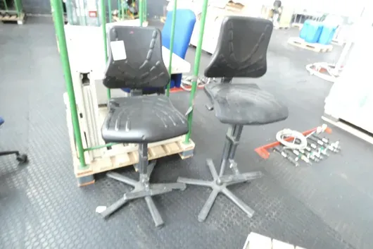 2x Arbeitsstuhl
