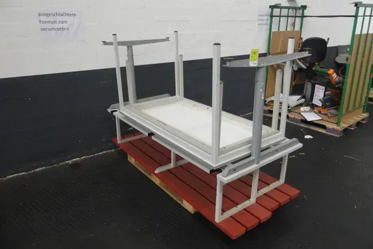 2x banc avec 2x table, avec palette