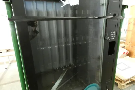 SIELAFF cold drinks vending machine, with pallet