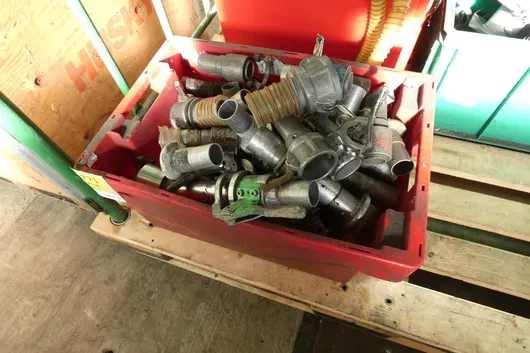 Konvolut Industriebedarf, mit Kiste