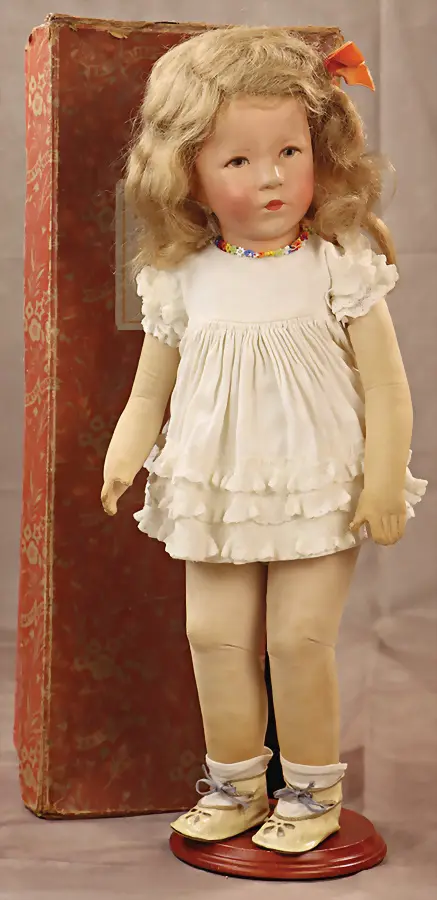 KÄTHE KRUSE – Ilsebill, avec tête en tissu