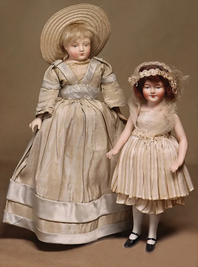 GAULTIER, poupée tête en porcelaine biscuit à plastron