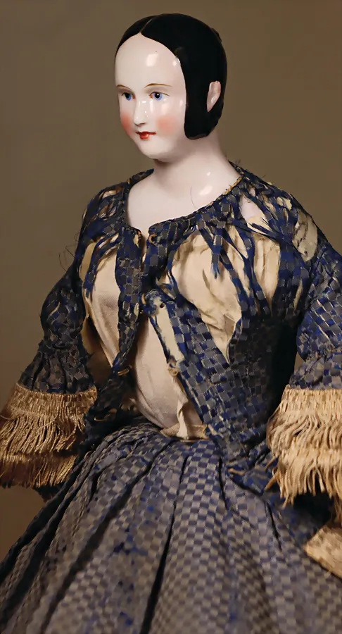 Biedermeier pop met porseleinen hoofd