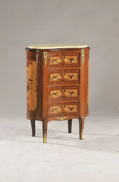 Petite commode, France, d'après le 18e s., en forme de rein, 4 tiroirs, riche