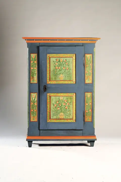 Petite armoire paysanne, Moyenne-Franconie, vers 1850, bois résineux, peint en bleu profond,