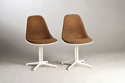 4 La Fonda Chairs, design Charles & Ray Eames, exécution Herman Miller, blanches