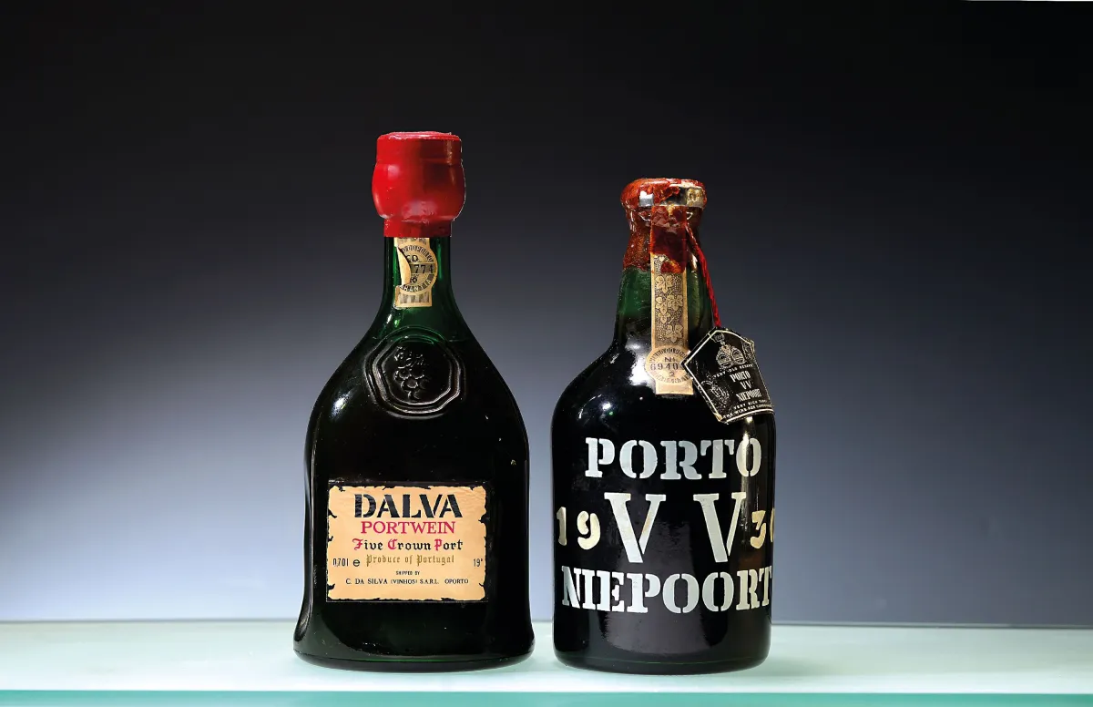 2 butelki porto: 1930 Niepoort VV i C. da Silva Five Crown Port, Portugalia