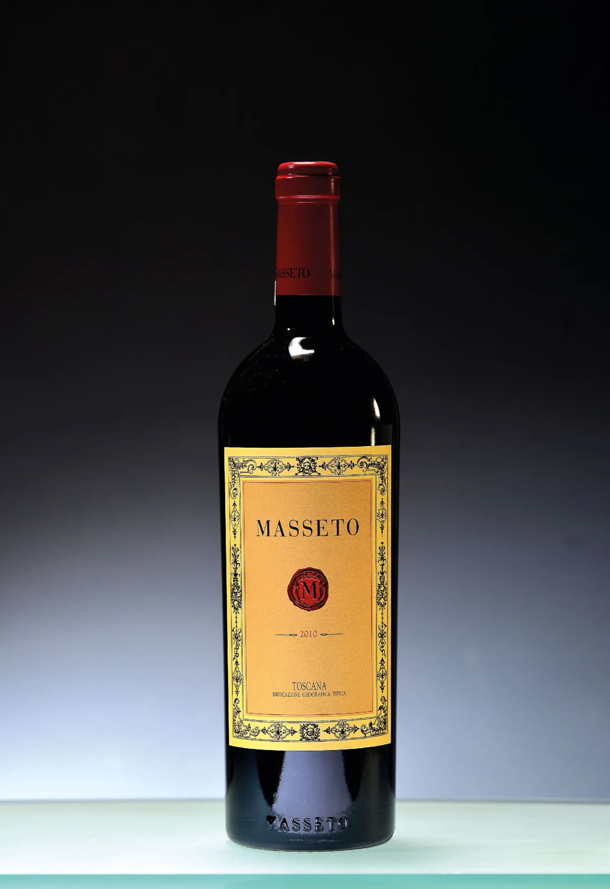 1 láhev 2010 Masseto Toscana IGT, Toskánsko, cca 750cl, 14,5%Vol., into neck/high fill