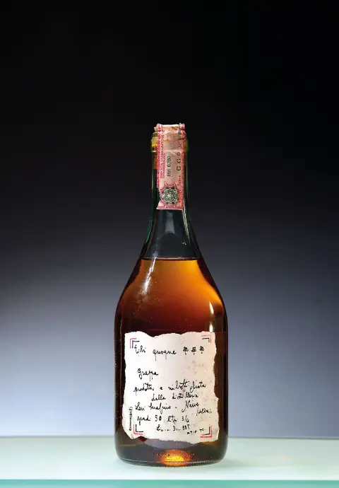 1 bouteille Grappa Tibi Quoque, Destilleria Levi Serafino, Nieve, vers 1990, env. 75cl