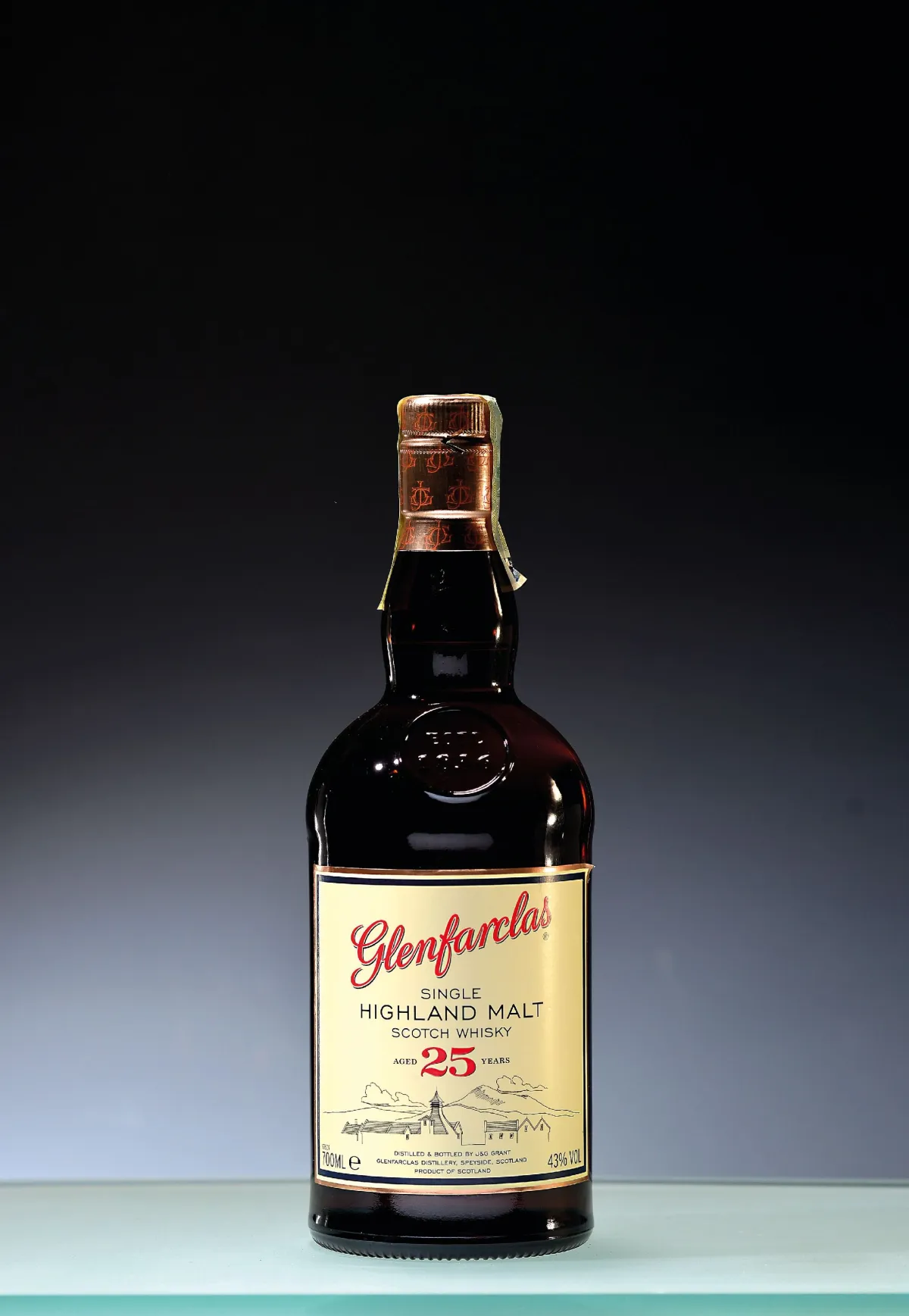 1 láhev Glenfarclas 25 let, Scotch Whisky, J&G Grant, cca 70cl, 43% obj.