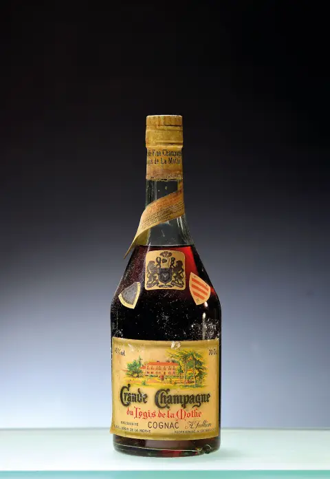1 bouteille Logis de la Mothe VSOP Grande Champagne Cognac, env. 70 cl, 45% vol., souillée