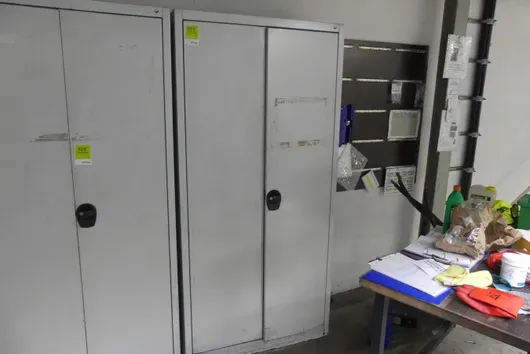 Metallschrank, ohne Inhalt