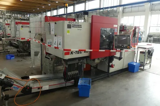 FERROMATIK MILACRON K-TEC 40 injection molding machine